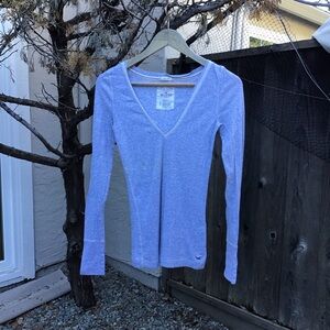 Vintage Y2K Hollister V Neck Stretch Long Sleeve Top Light Gray Size Large